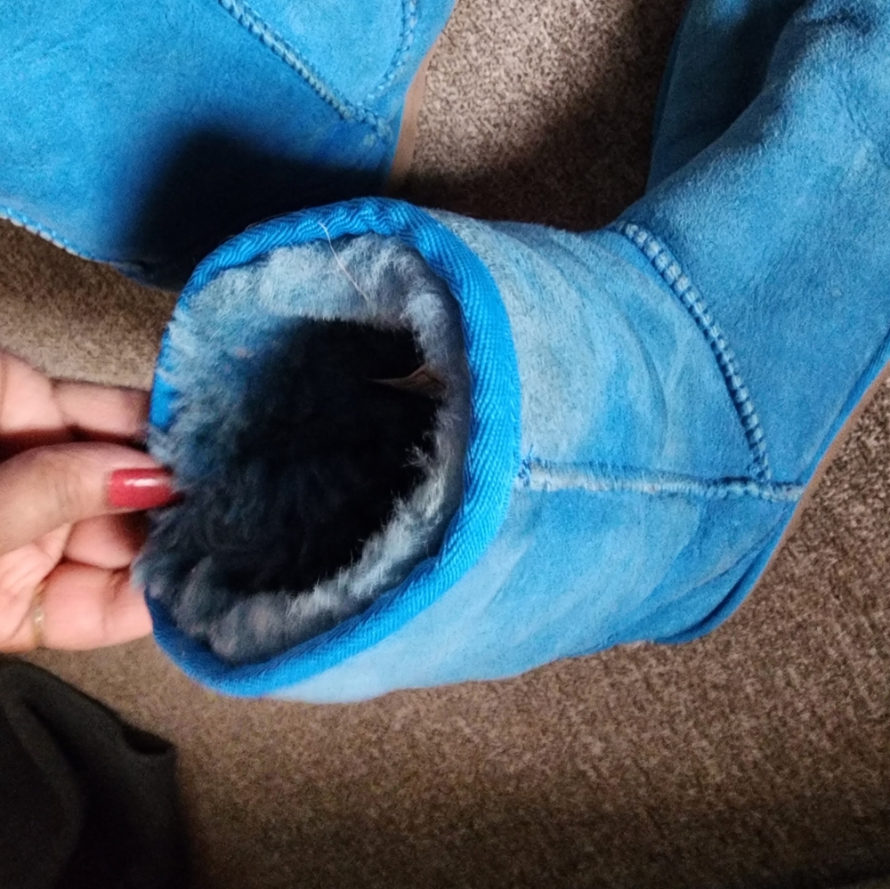 USED Blue UGGS - Picture 8 of 16